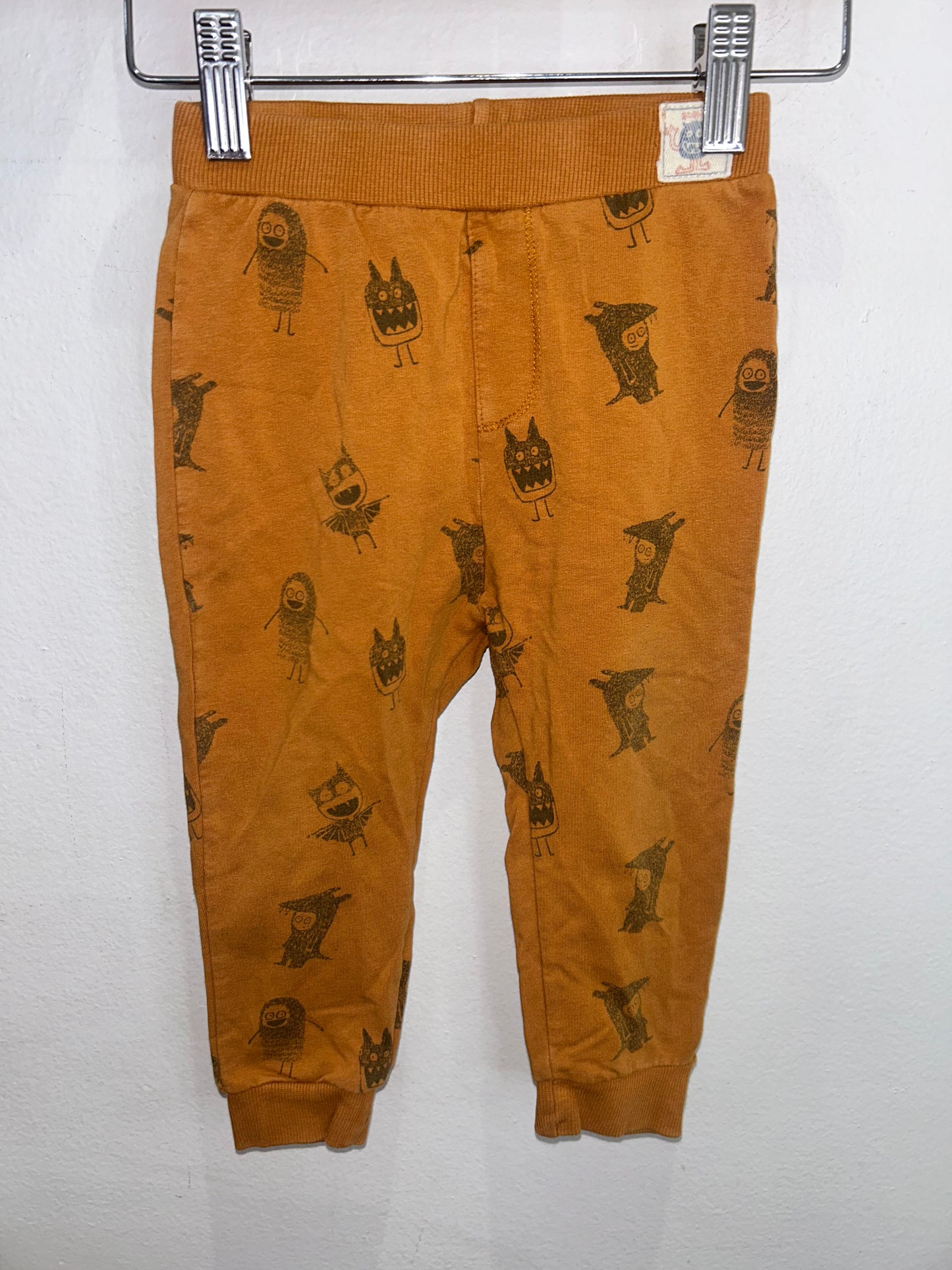 Monster joggers 18-24m