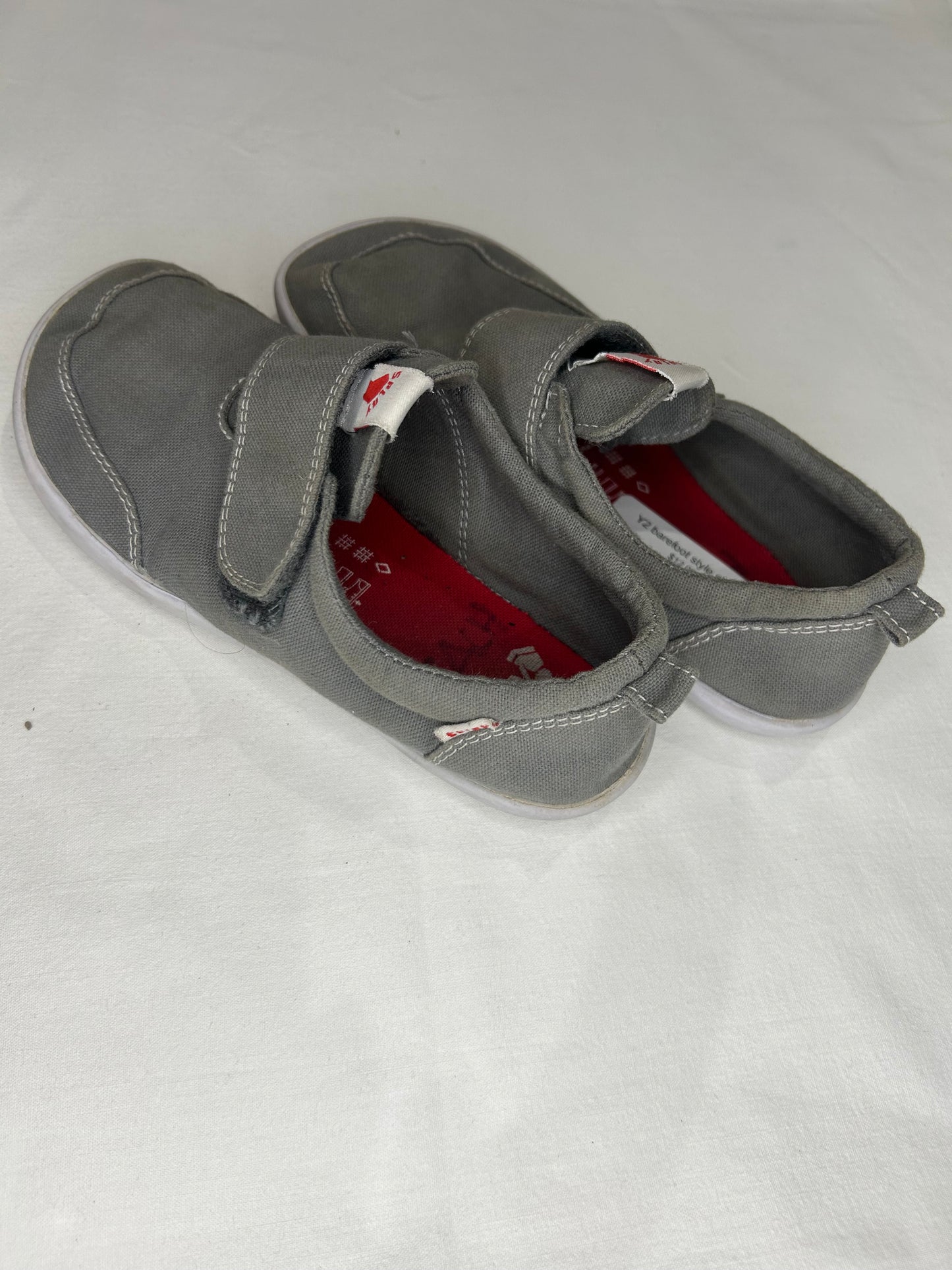 Y2 barefoot style shoes