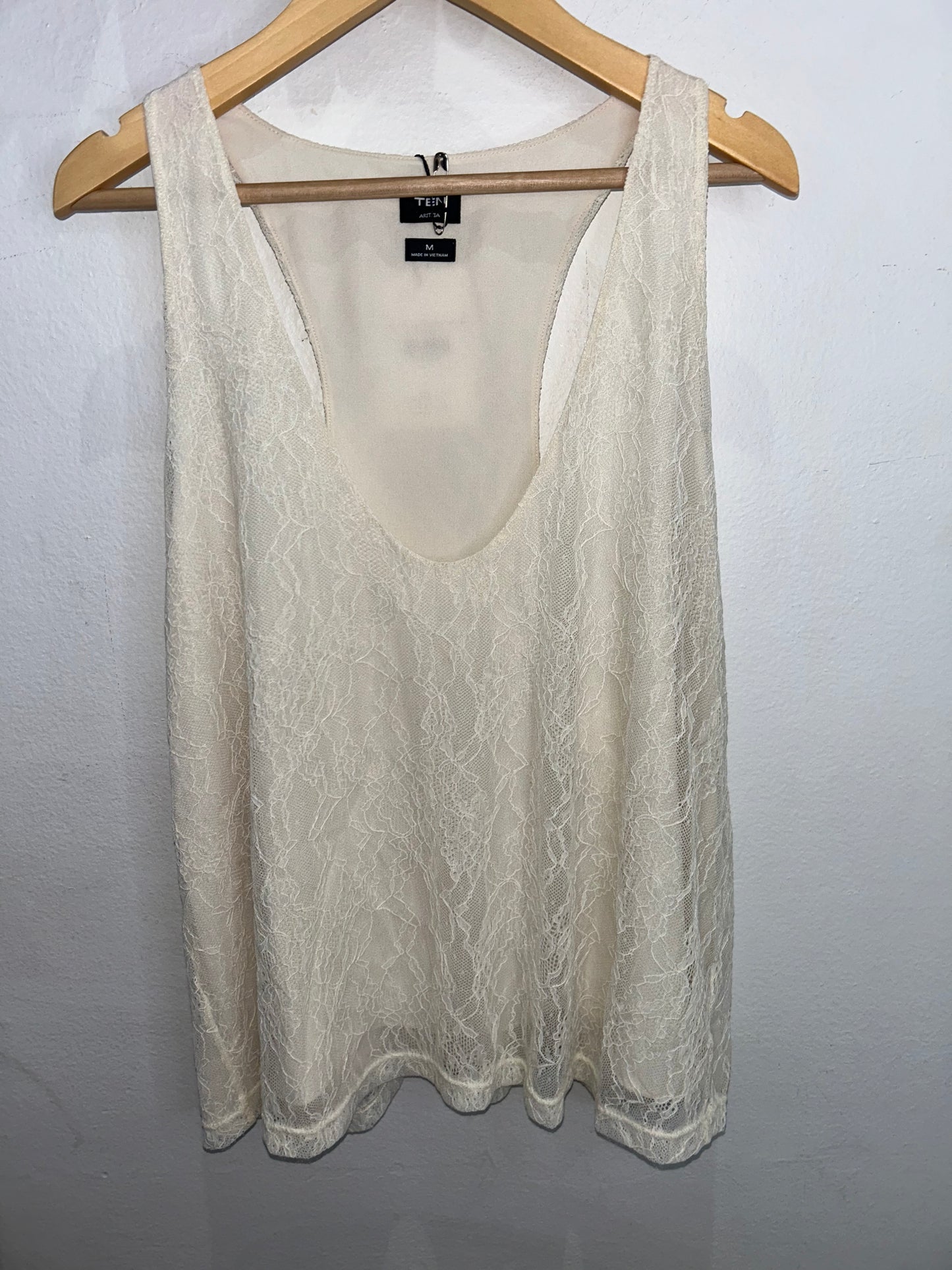 Artizia white lace tanktop-adult M