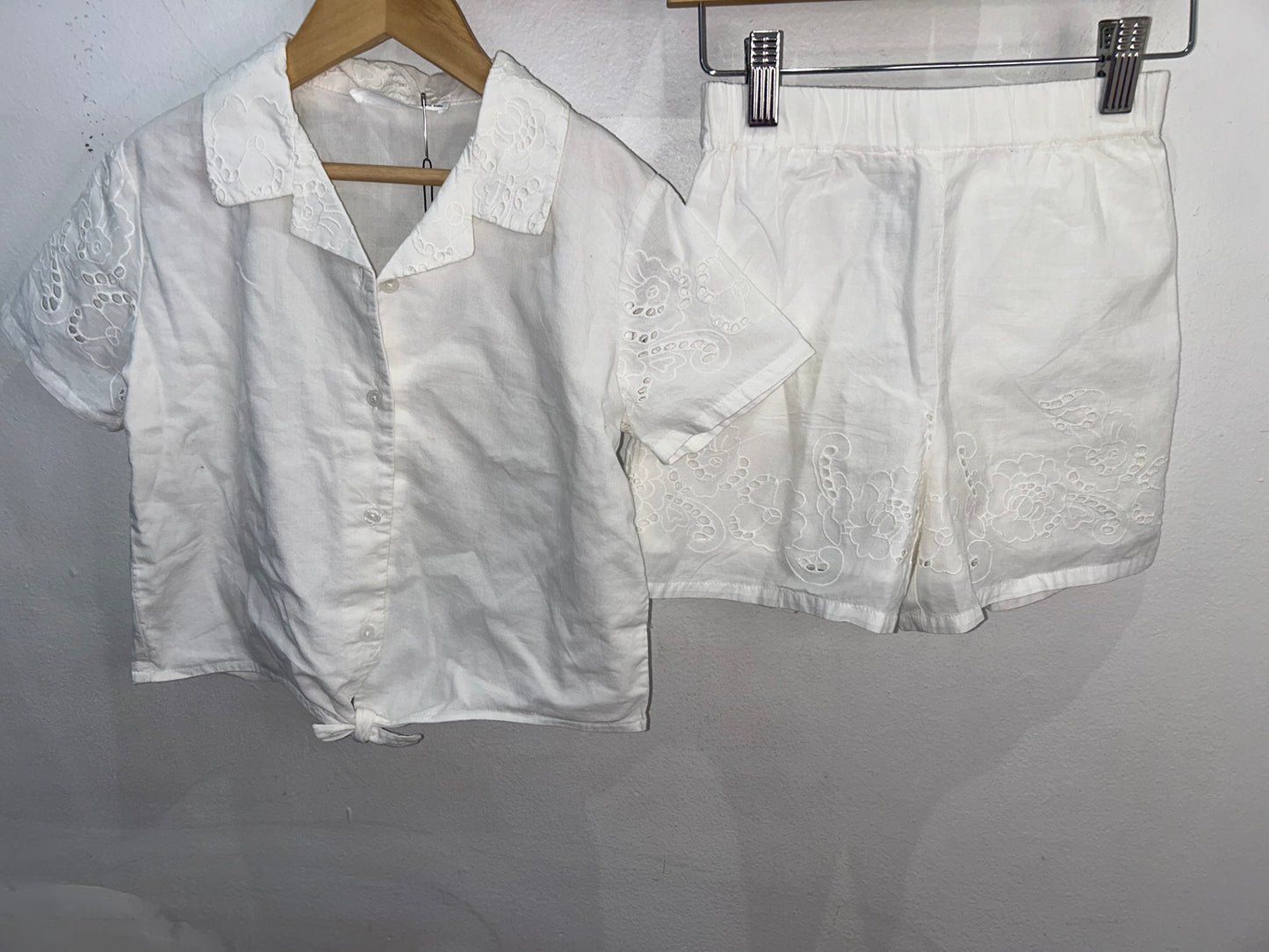 Eyelet white set 5-6y
