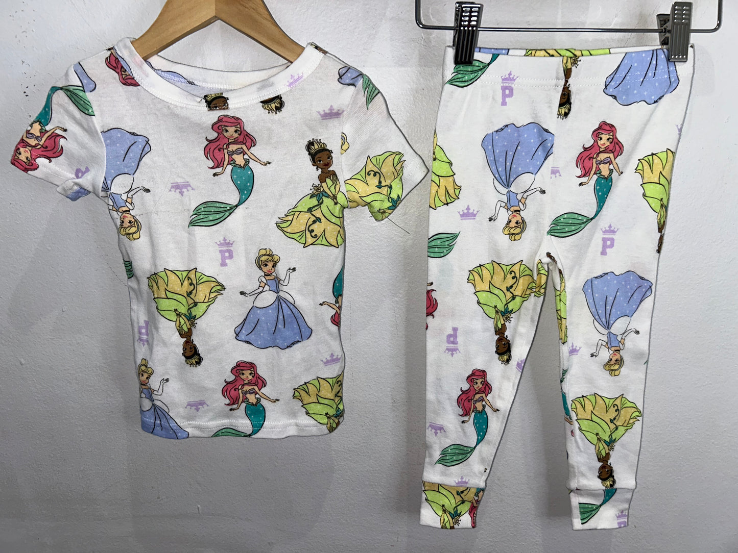 Princesses pyjamas 2y