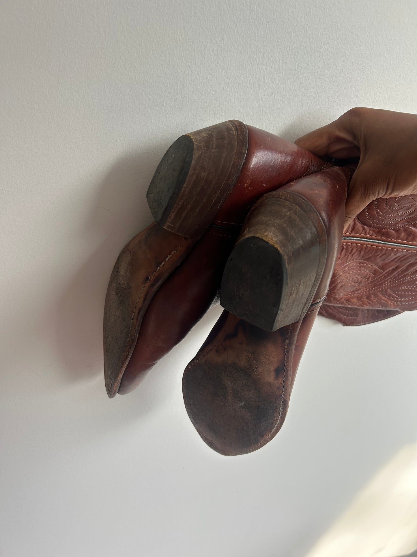 Brown cowboy boots 7.5M