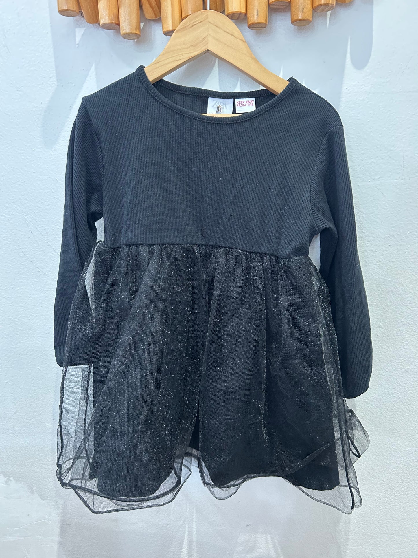 Black tulle dress 3-4y