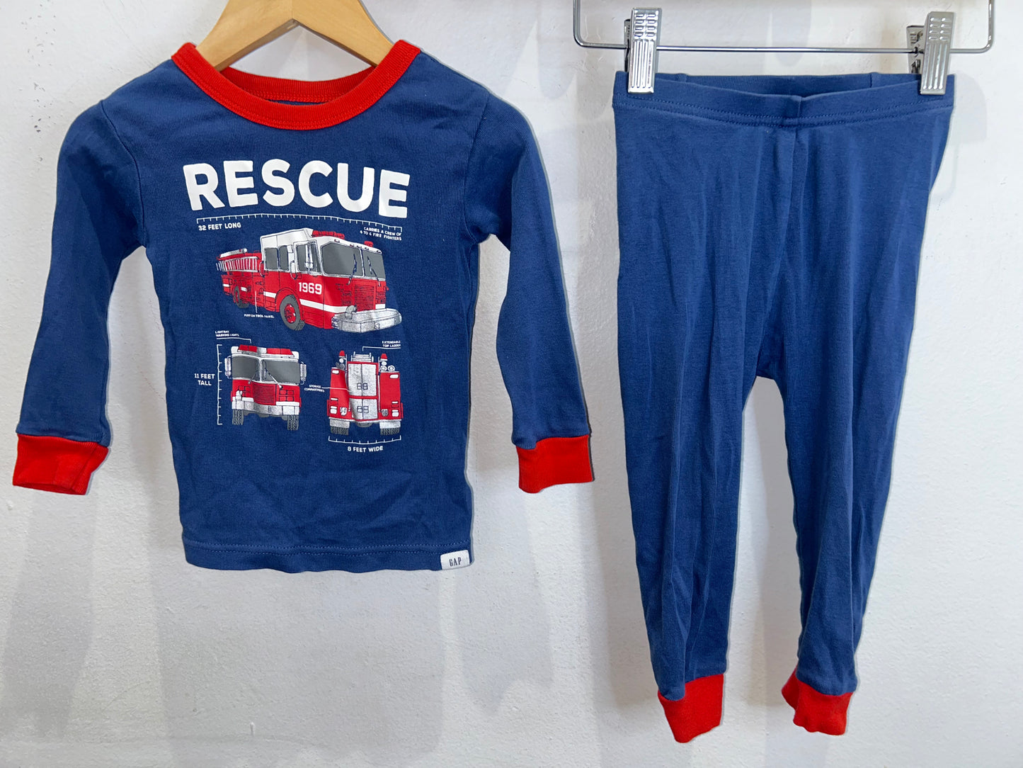 Rescue pyjamas 18-24m