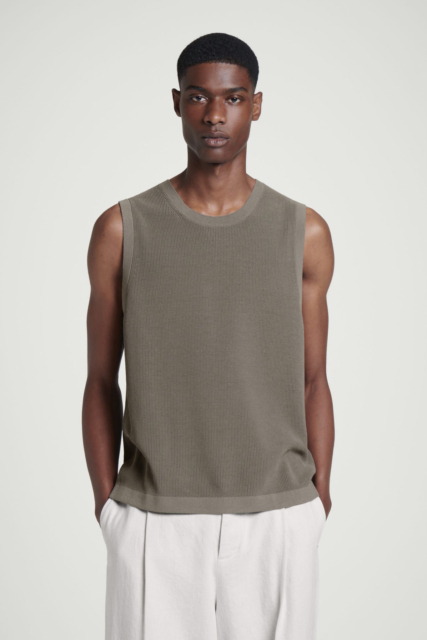 Relaxed blue knit vest XL