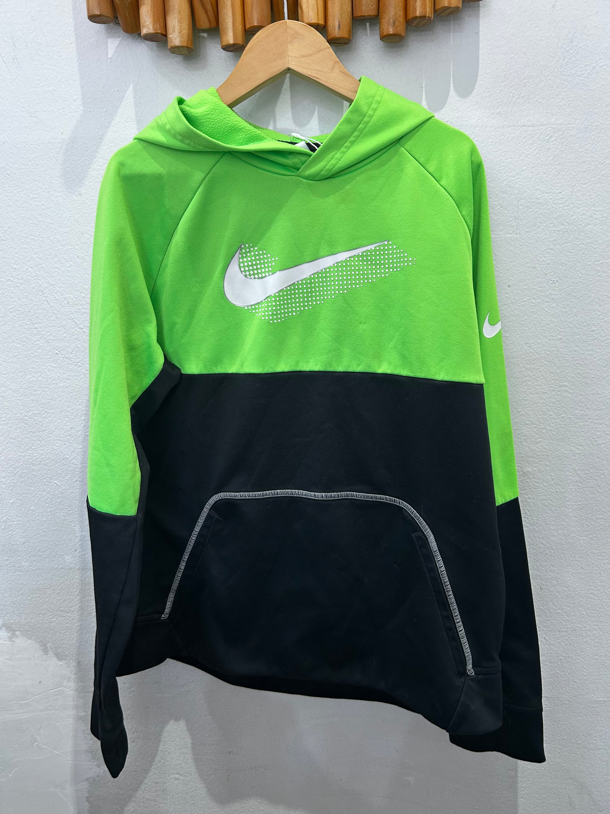Nike lime hoodie 13-15y