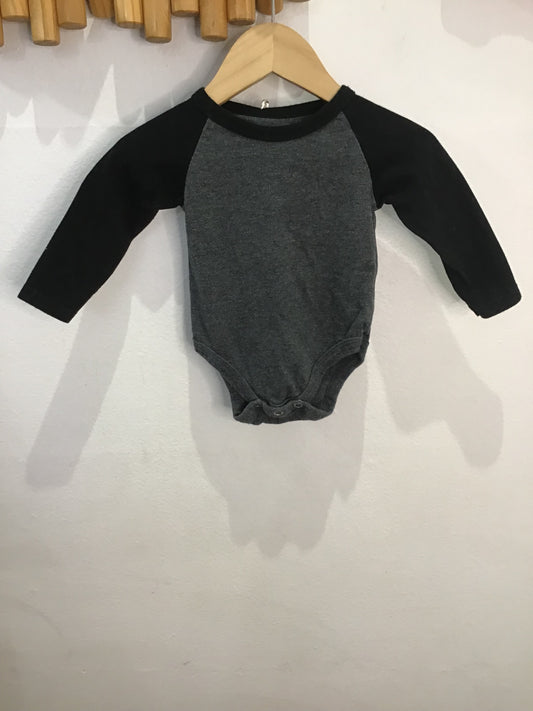 Minimioche black and ash onesie 0-3m