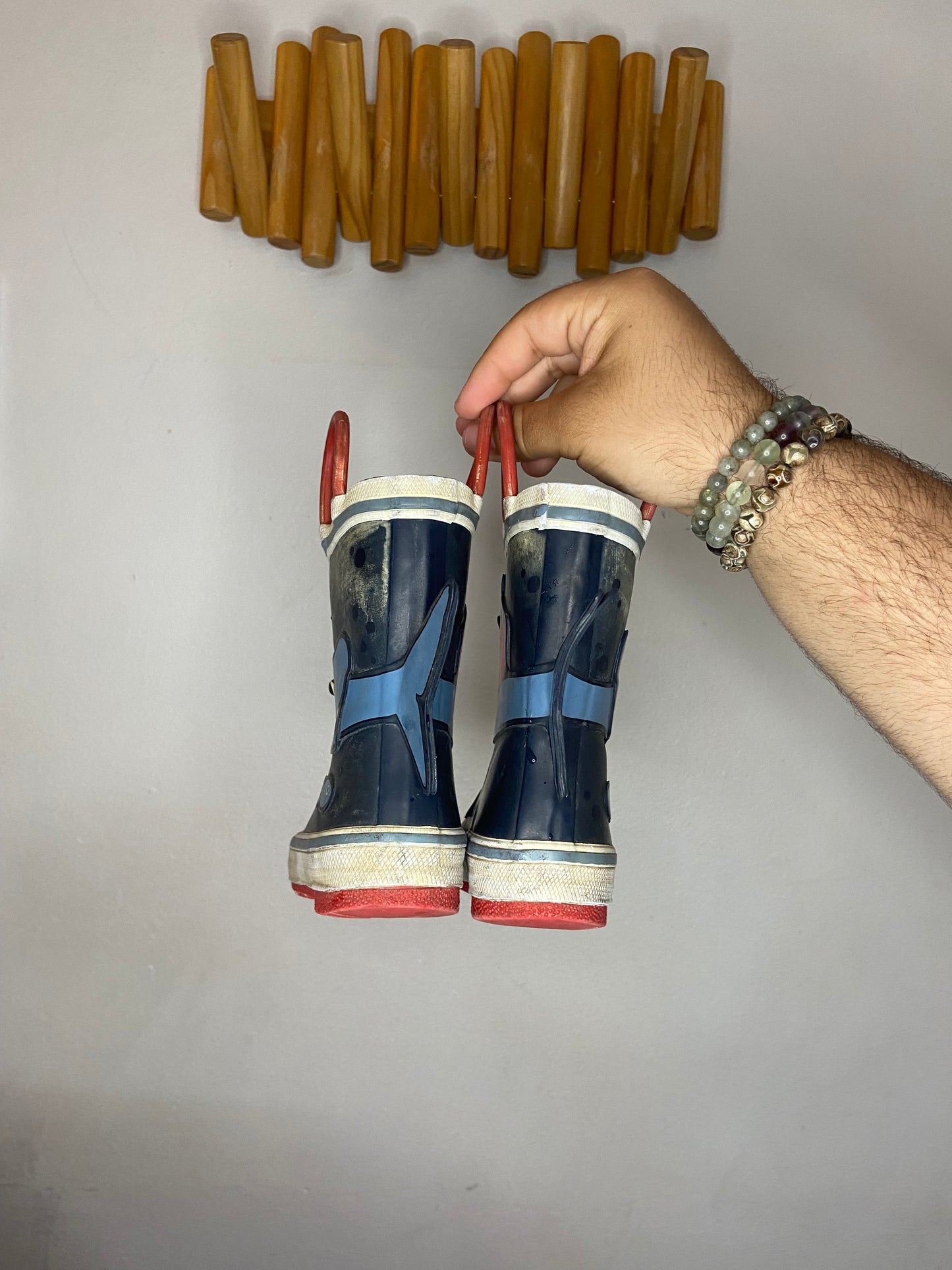 C7 sharks rain boots