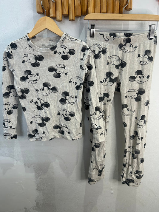 Mickey pyjamas 8y