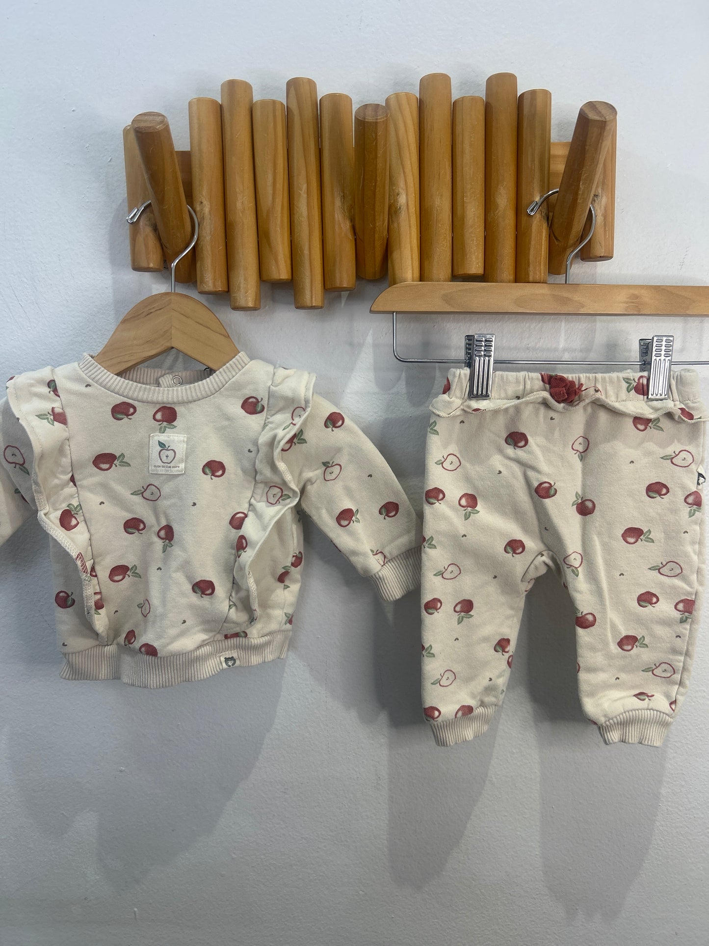 Apples jogger set 3-6m