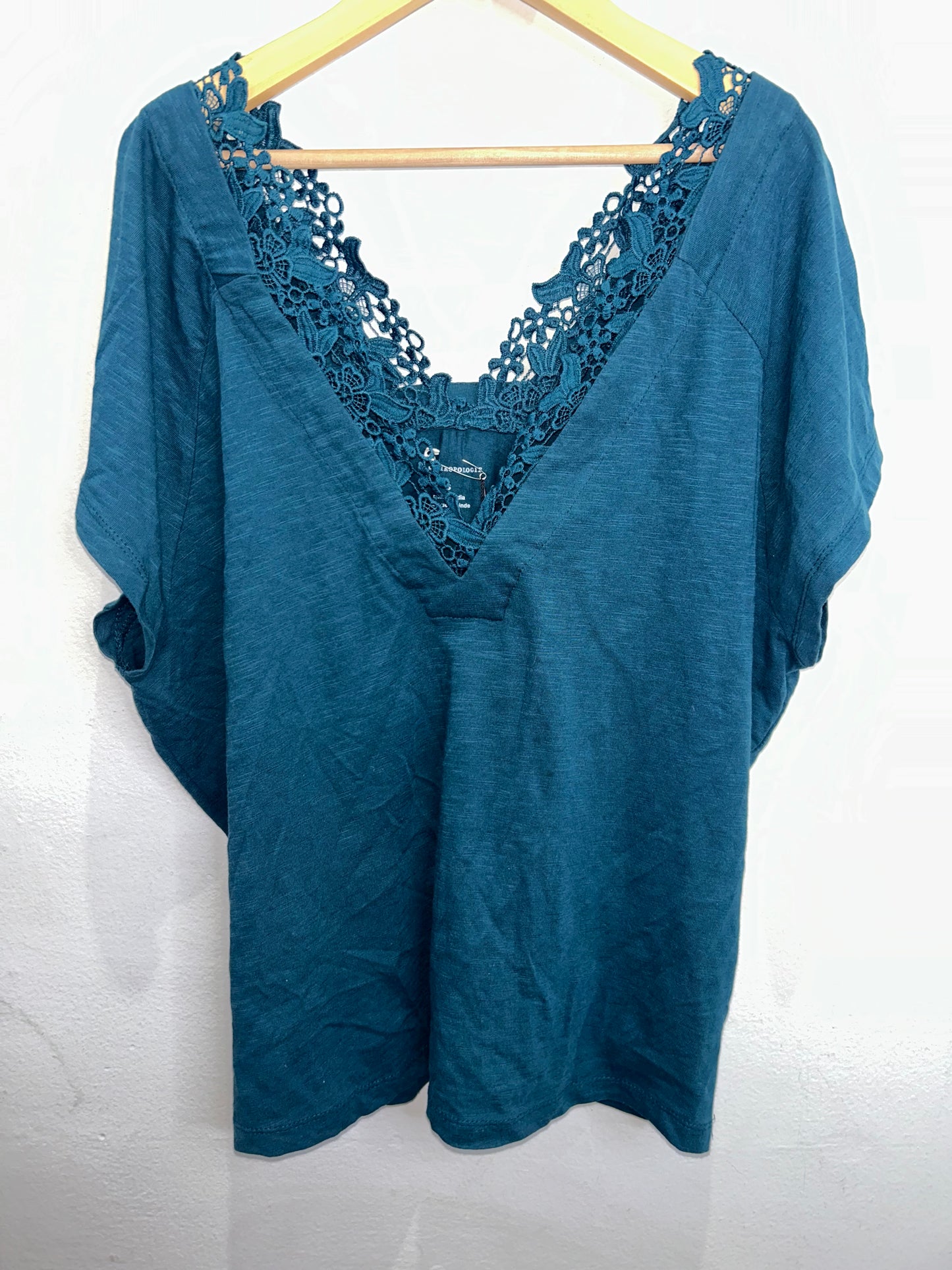 Anthropologie v-cut tee- adult S