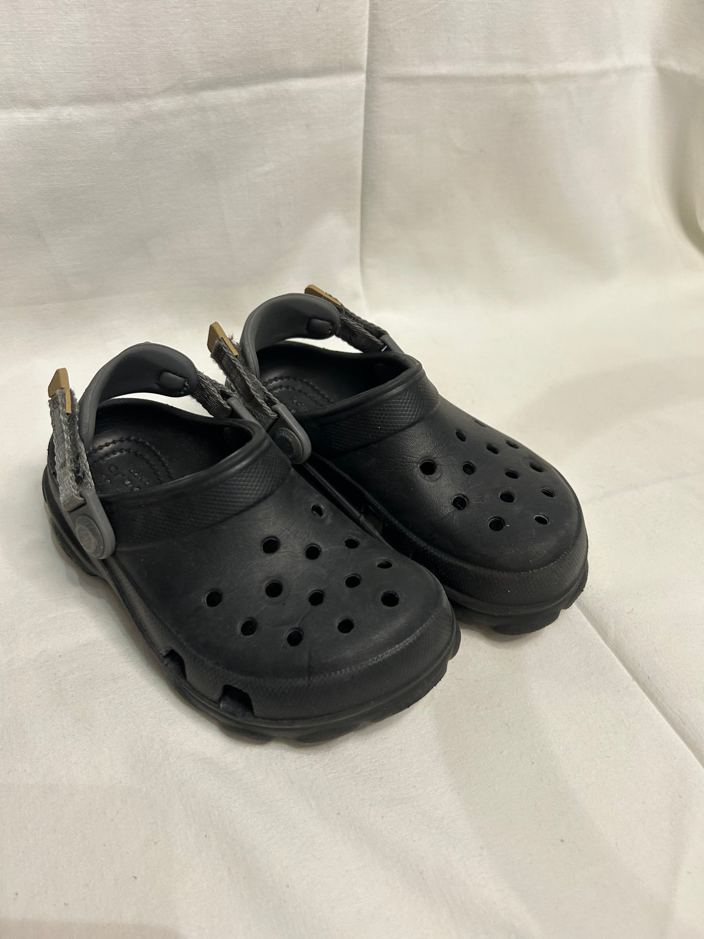 C10 adustable back black Crocs