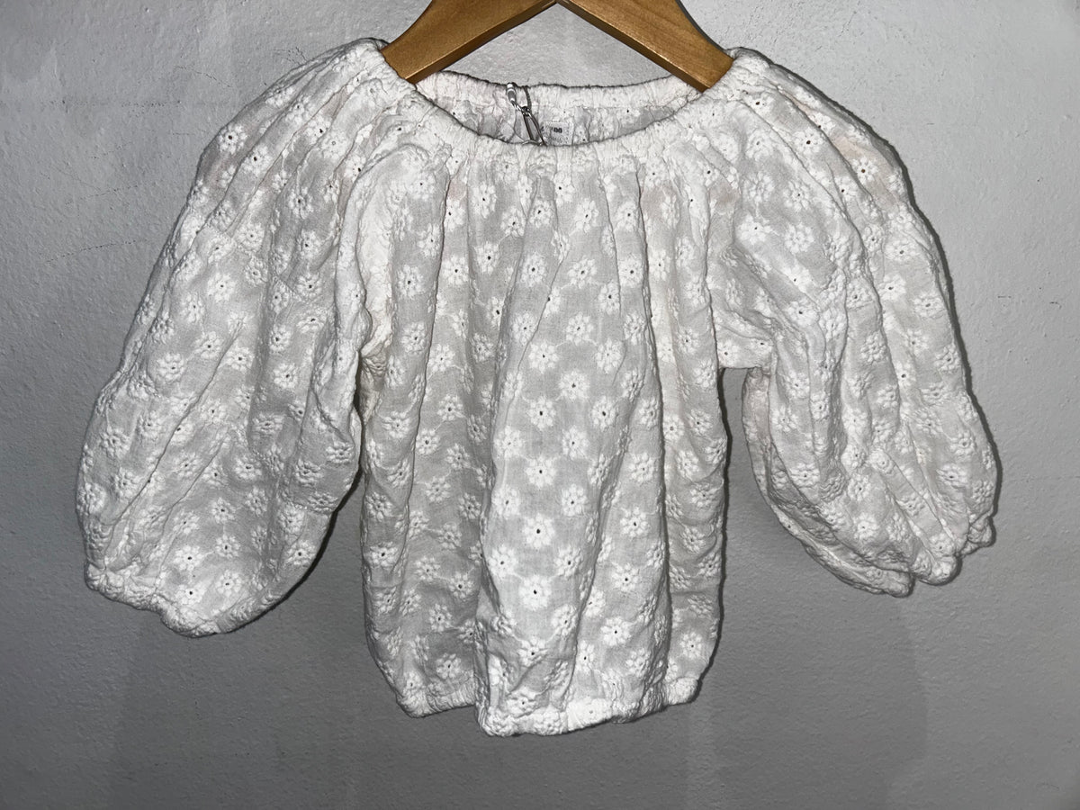White eyelet blouse 12-18m