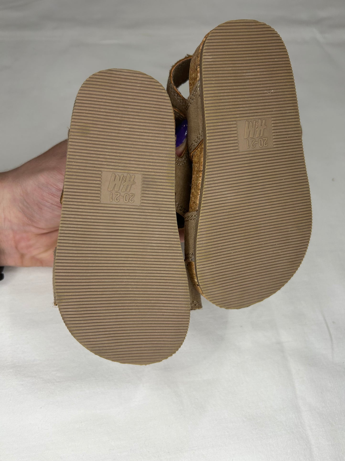 C5 beige sandals