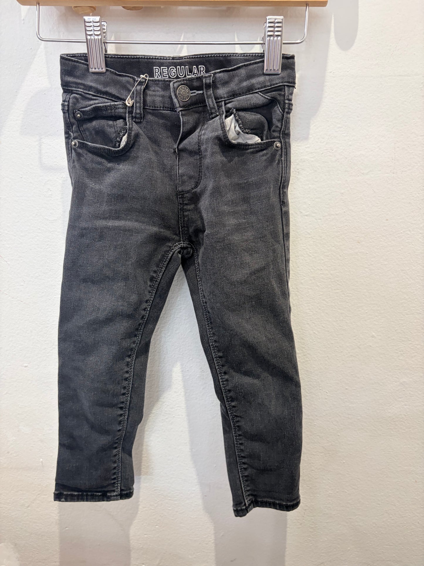 Black skinny jeans 2-3y