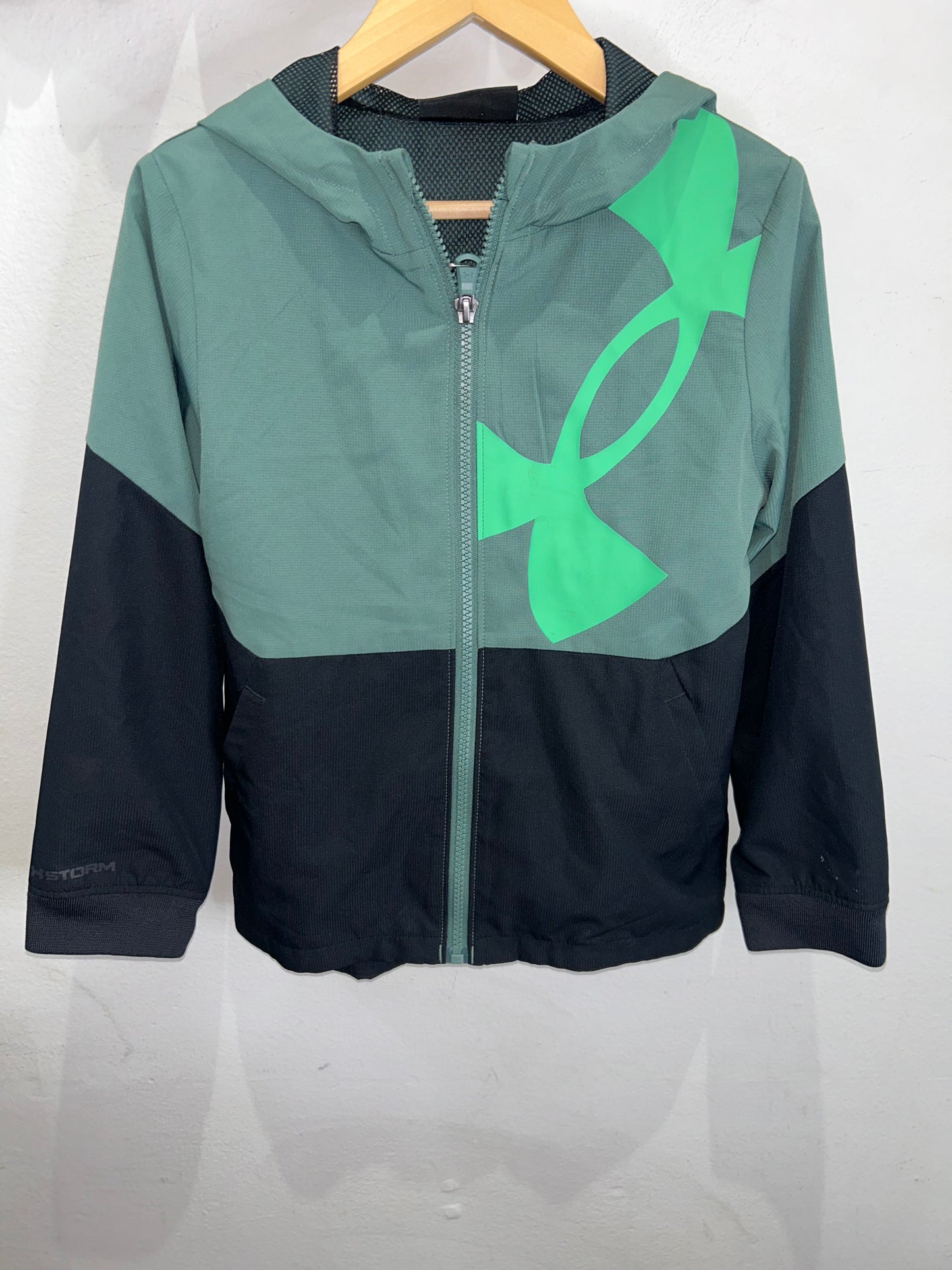 Underarmour windbreaker 6-7y