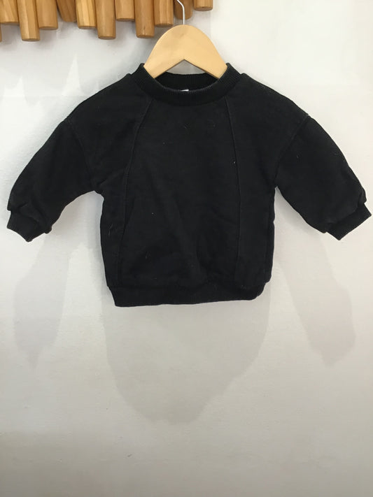 Black pullover 6-9m
