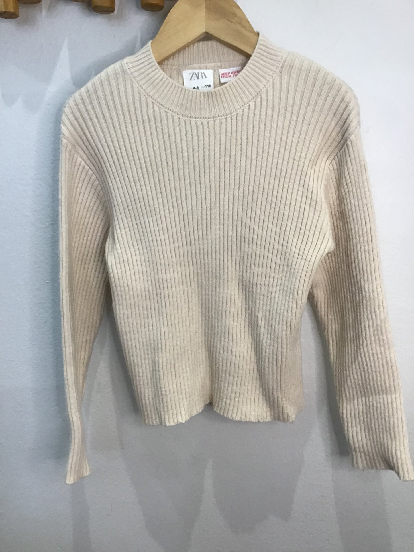 Sweater cream fitted ribbed 4-5y