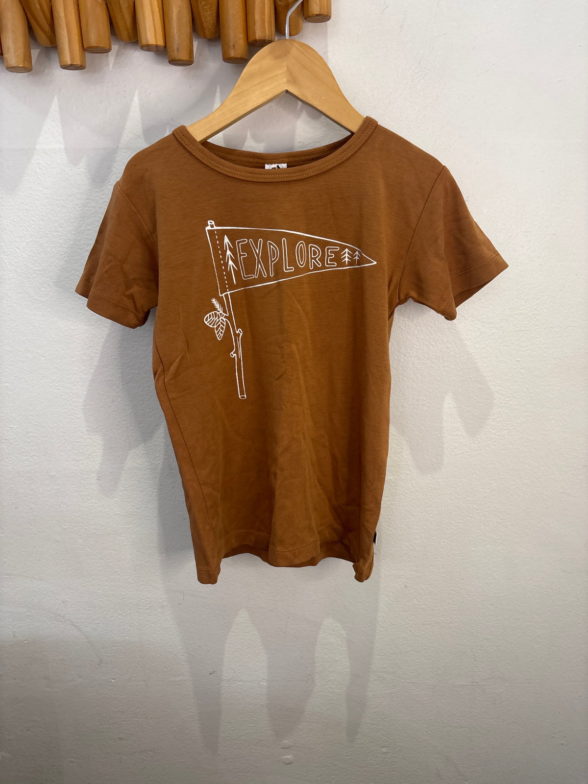 Little and Lively explore tee 3-4y