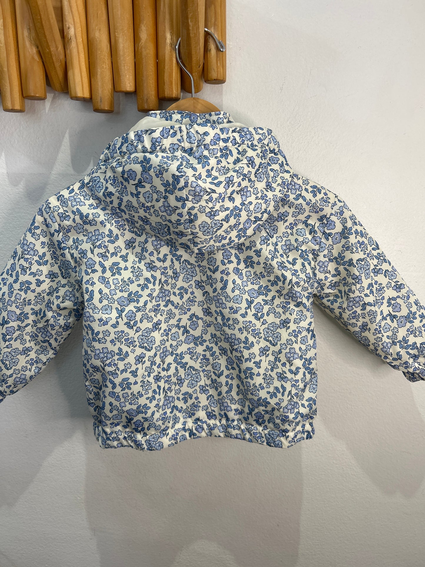 Blue floral rainjacket 9-12m