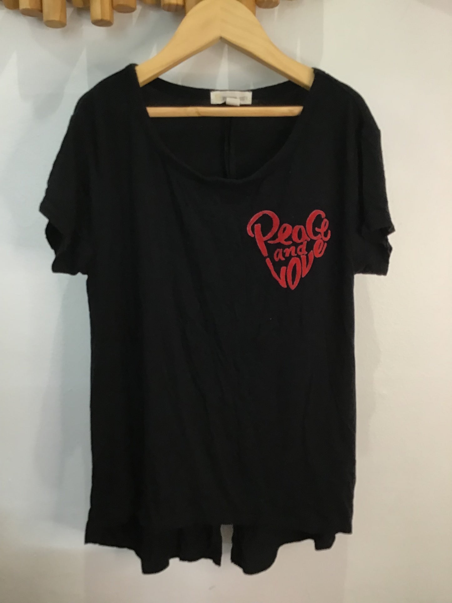 Tee soft peace and love w back tie 8-10y