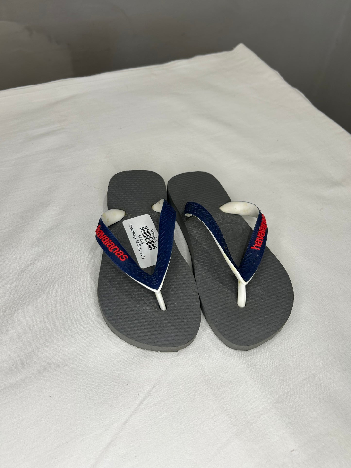 C11-12 grey Havaianas