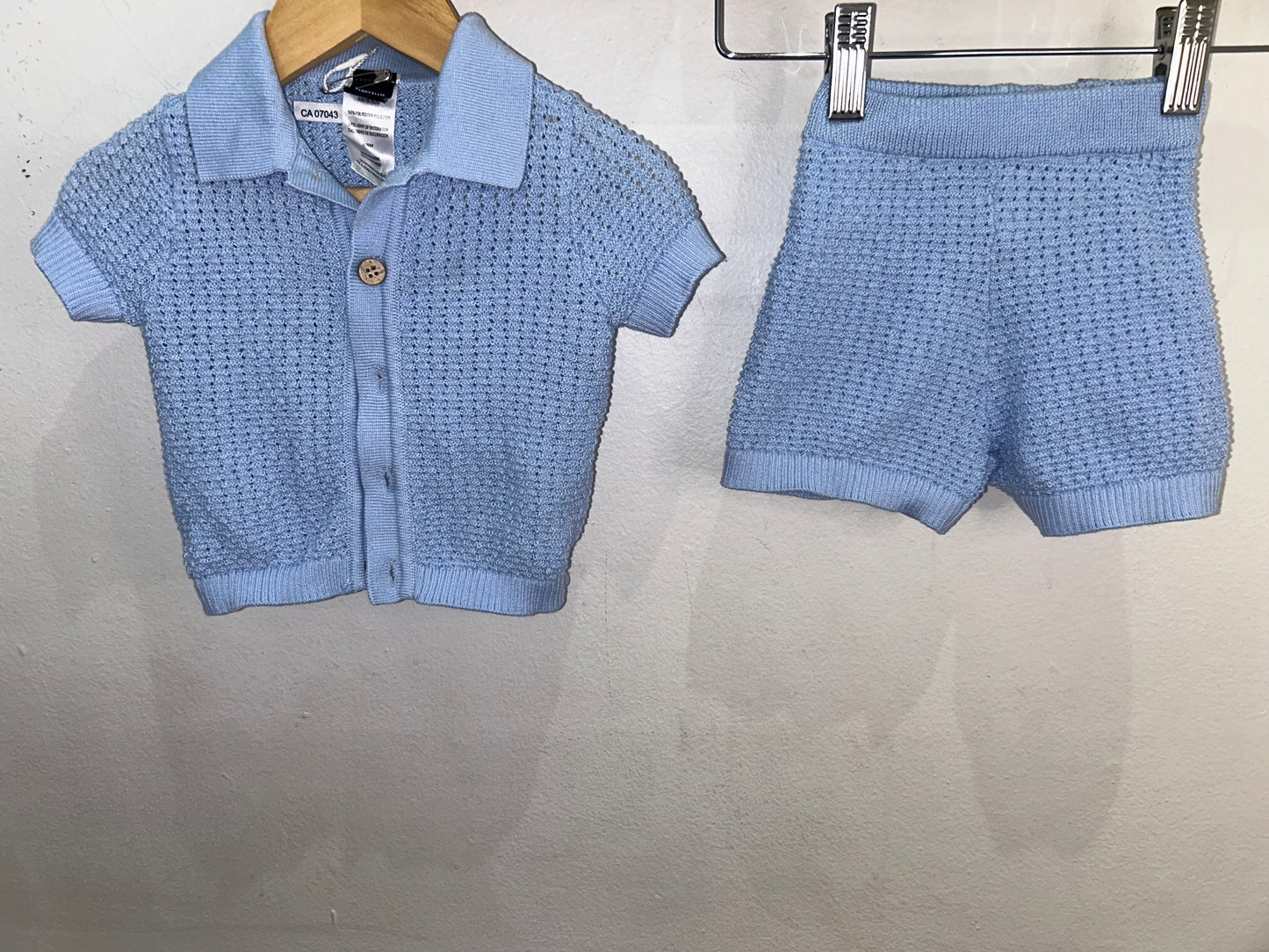 Light blue knit shorts set 6-9m