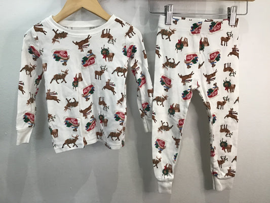 Pyjamas all of the other reindeer 3y