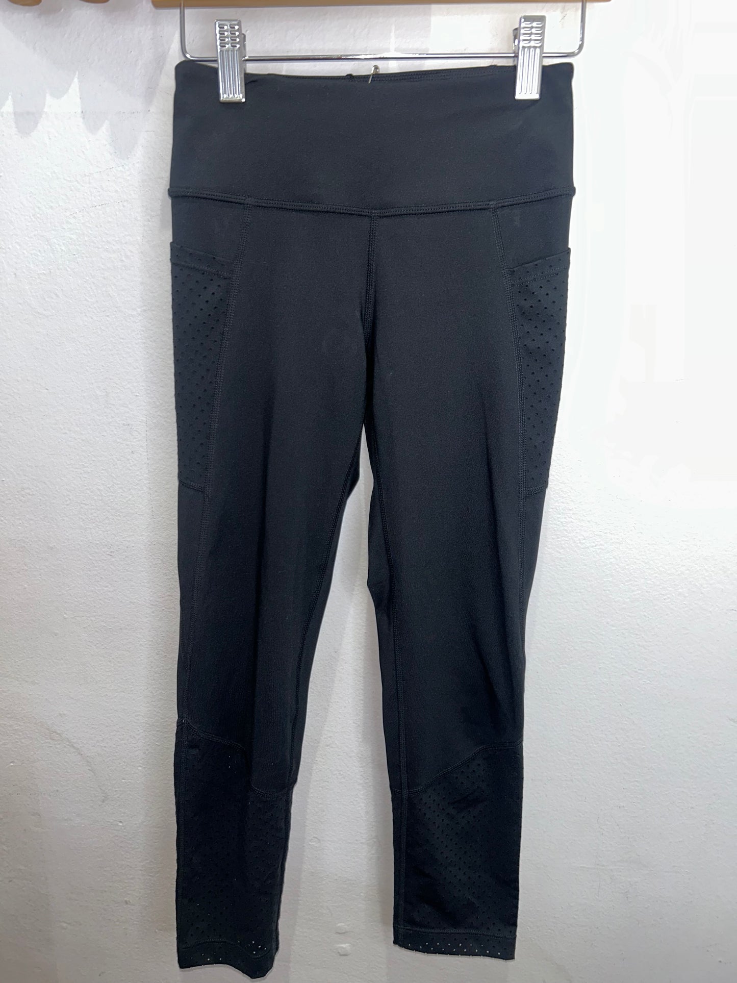 Black crop leggings 10y