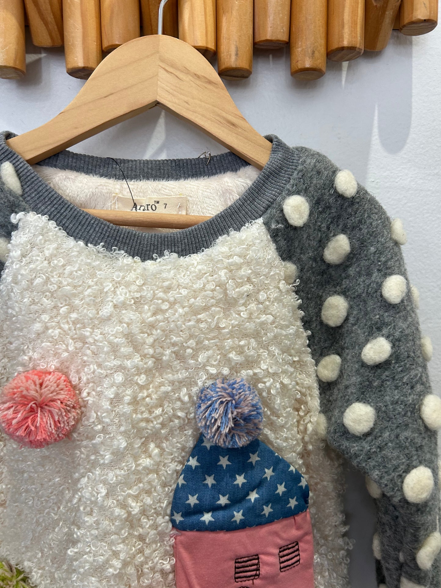 Furry house sweater 4y