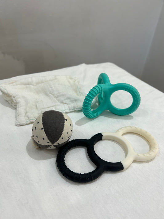 Lovevery set of 6 baby toys