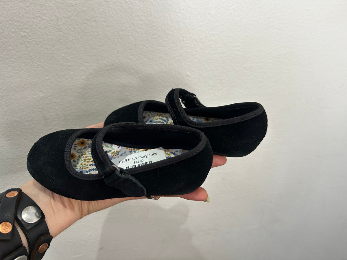 C8-9 black maryjanes