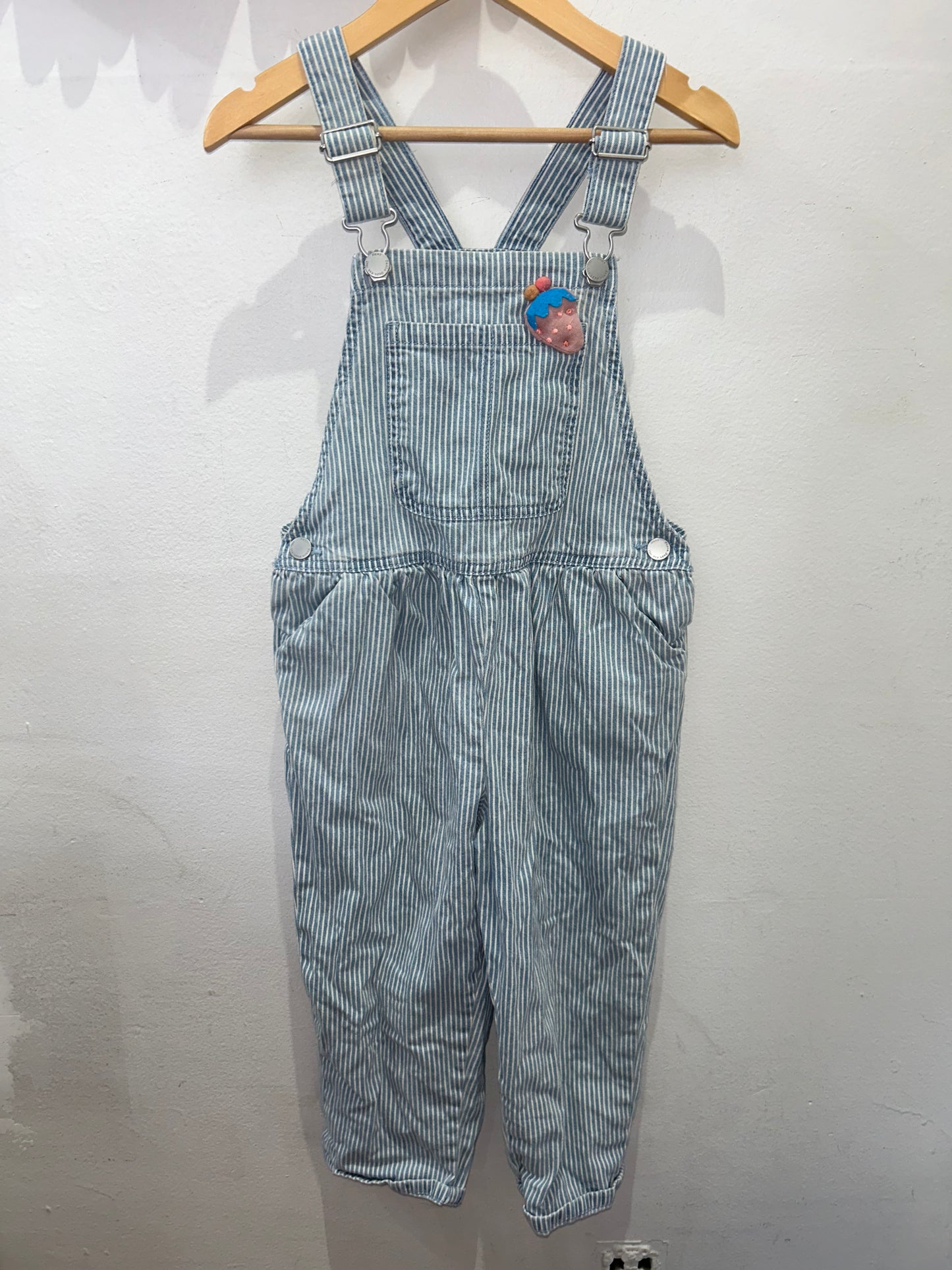 Stripe strawberry overalls 5-6y