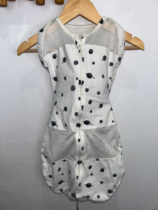 Happiest Baby swaddle- medium (0-6m or 12-18lb)