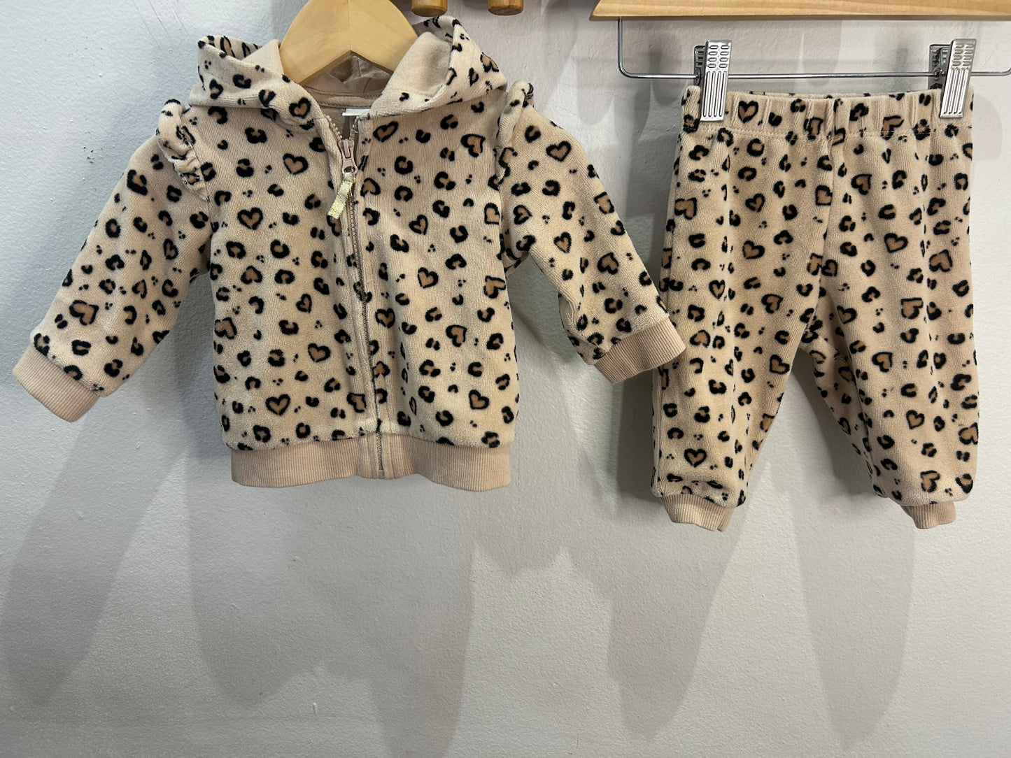 Leopard sweatsuit 6m