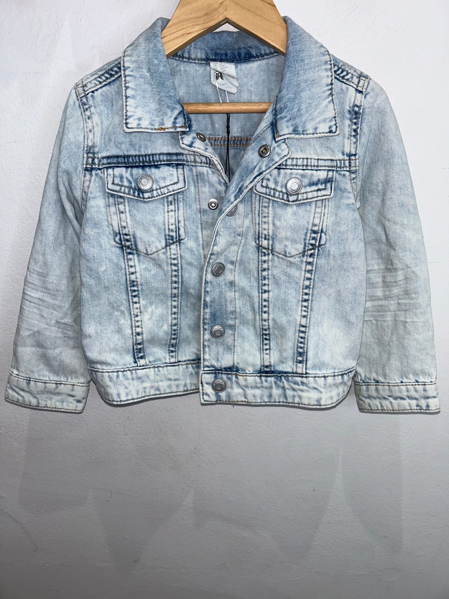 Very light wash denim jacket 2-3y