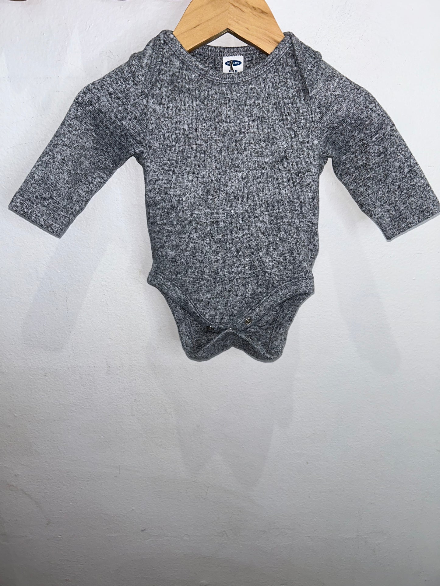 Grey knit onesie 0-3m