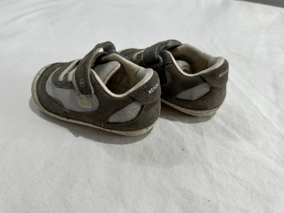 C4 grey Striderite