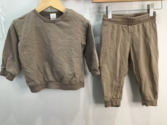 Light brown jogger set A 9-12m