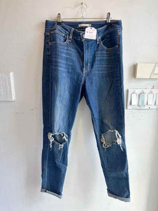 Levi's 721 distressed skinny jeans- size 31