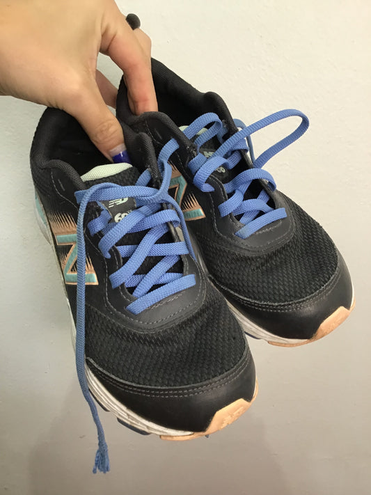 Y4 New Balance black and pastel runners