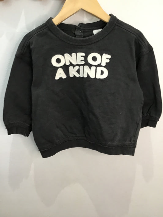 Pullover one of a kind 12-18m