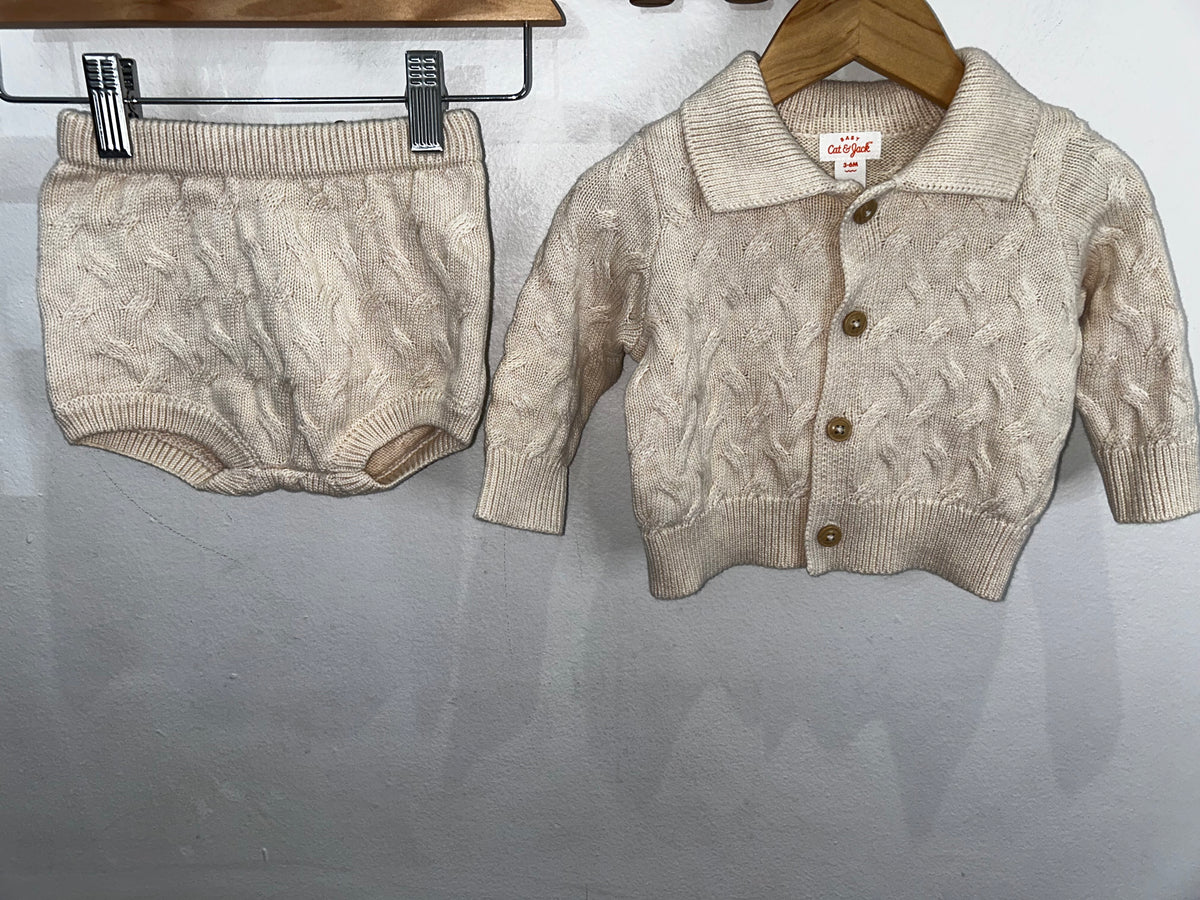 Cream cabl knit sweater set 3-6m