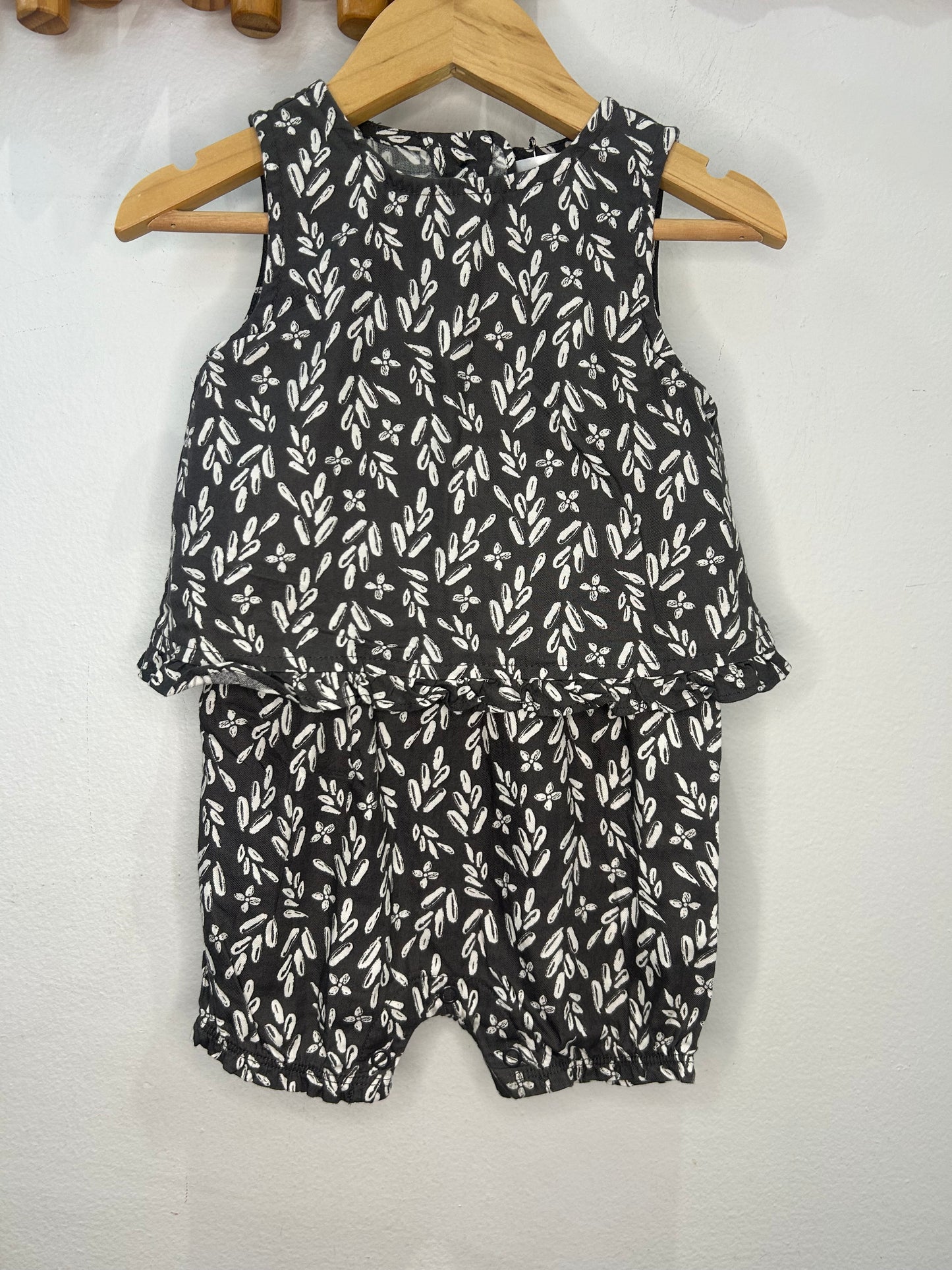 Grey pattern shorty romper 12m