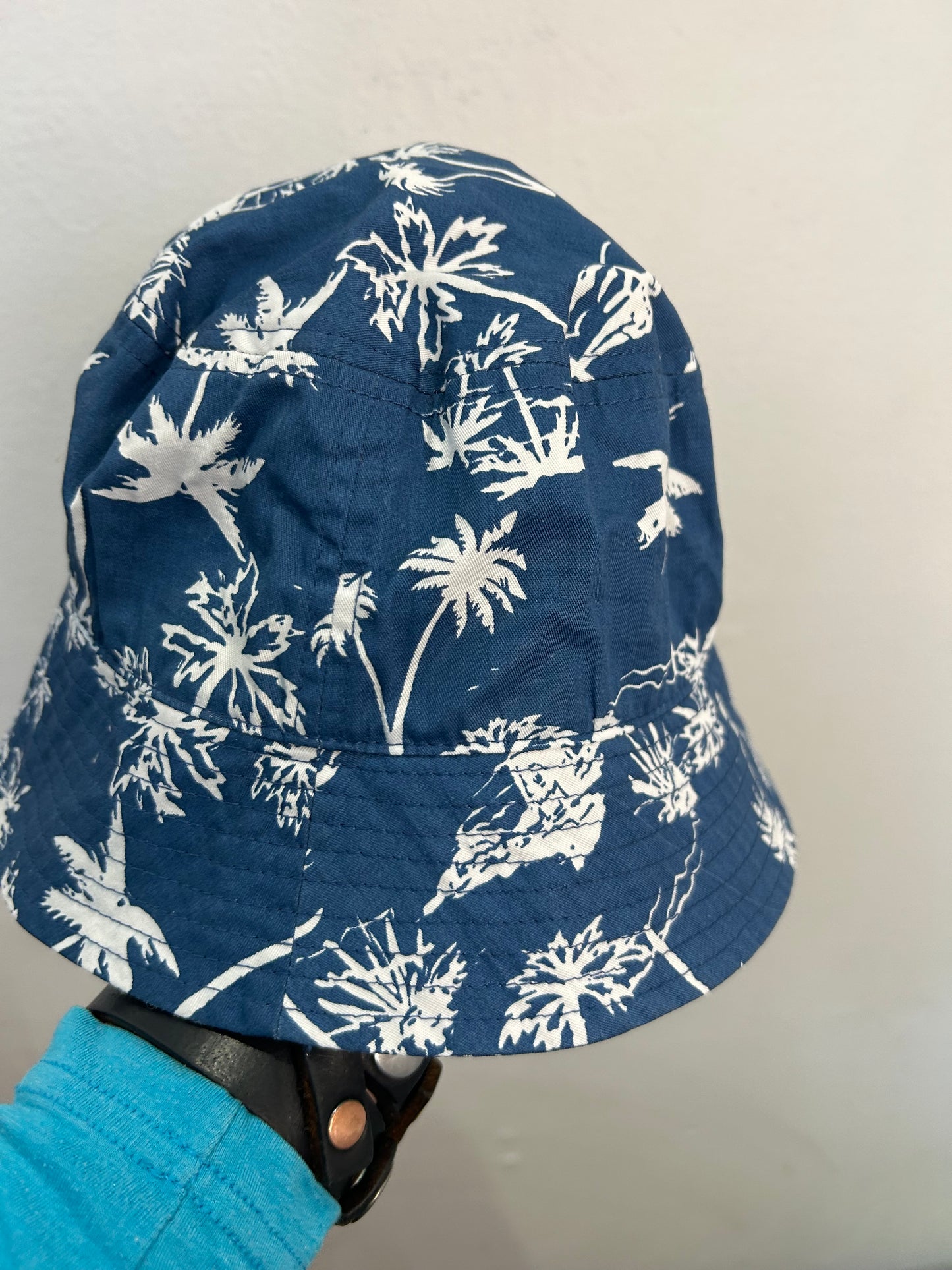 Blue palms bucket hat 4-5y NEWq
