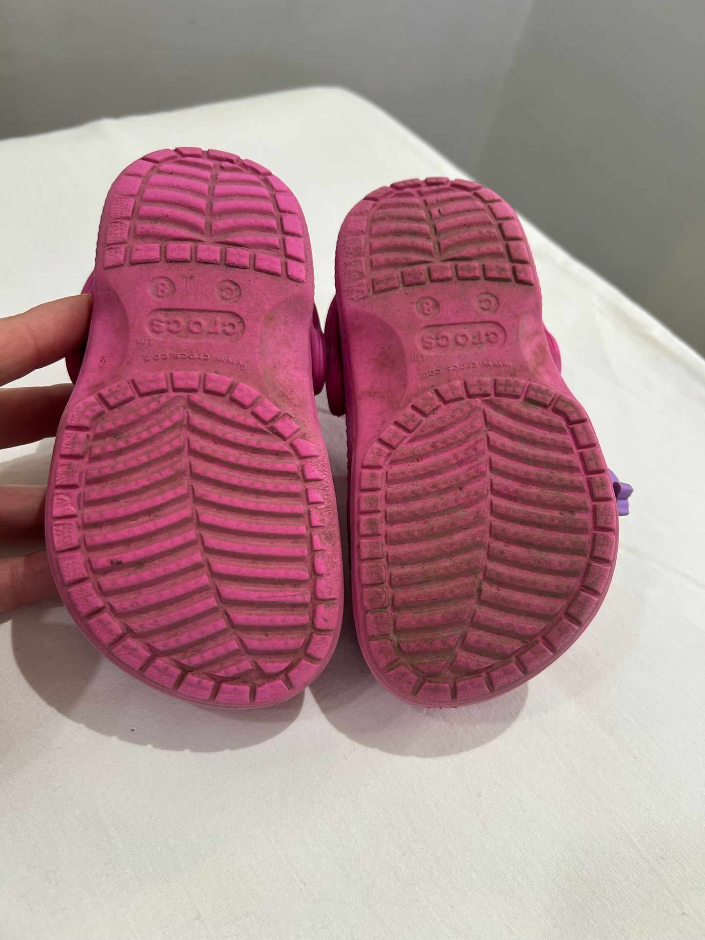 C8 pink crocs w jibbits