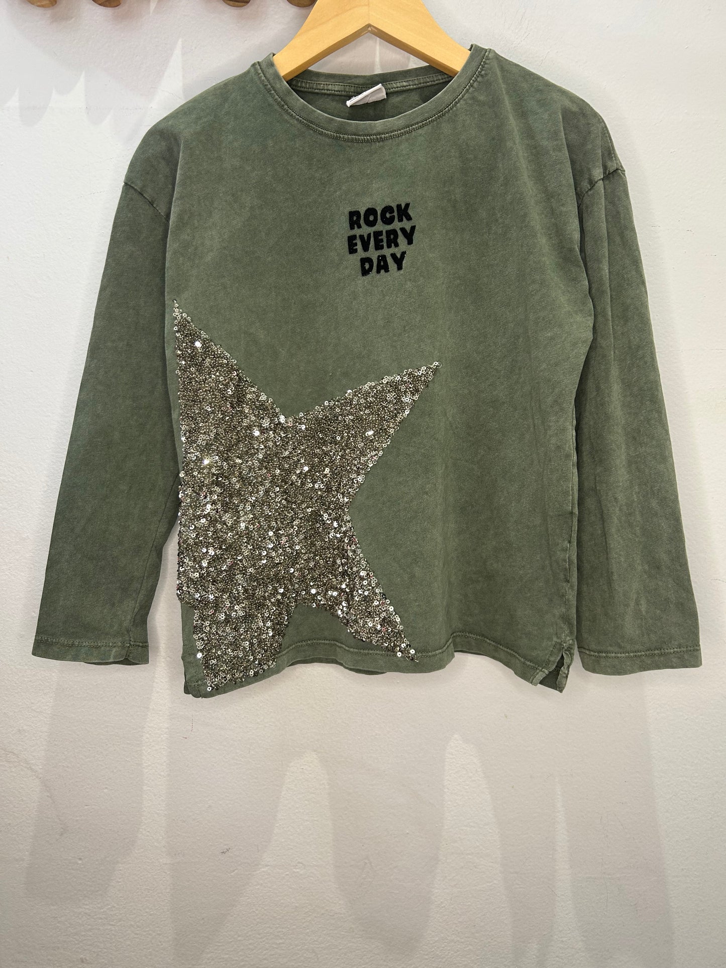 Sparkly star longsleeve 8y