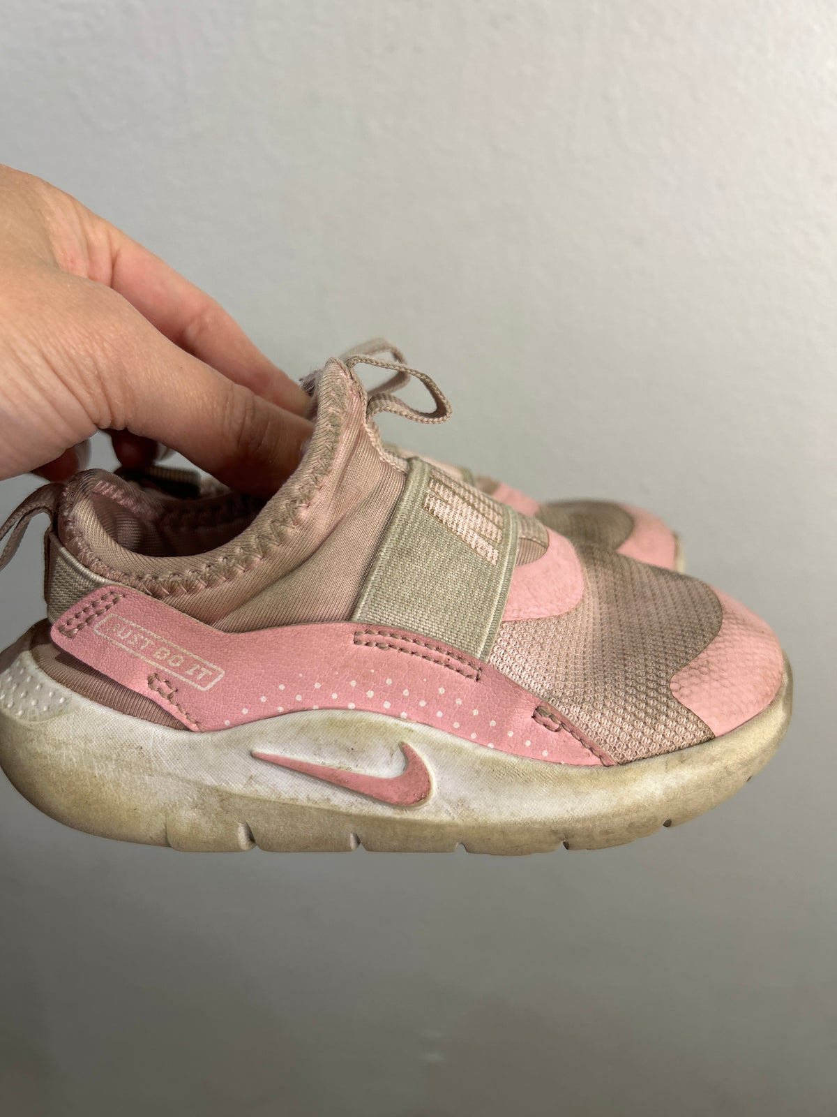 C7 pink pull-on Nike