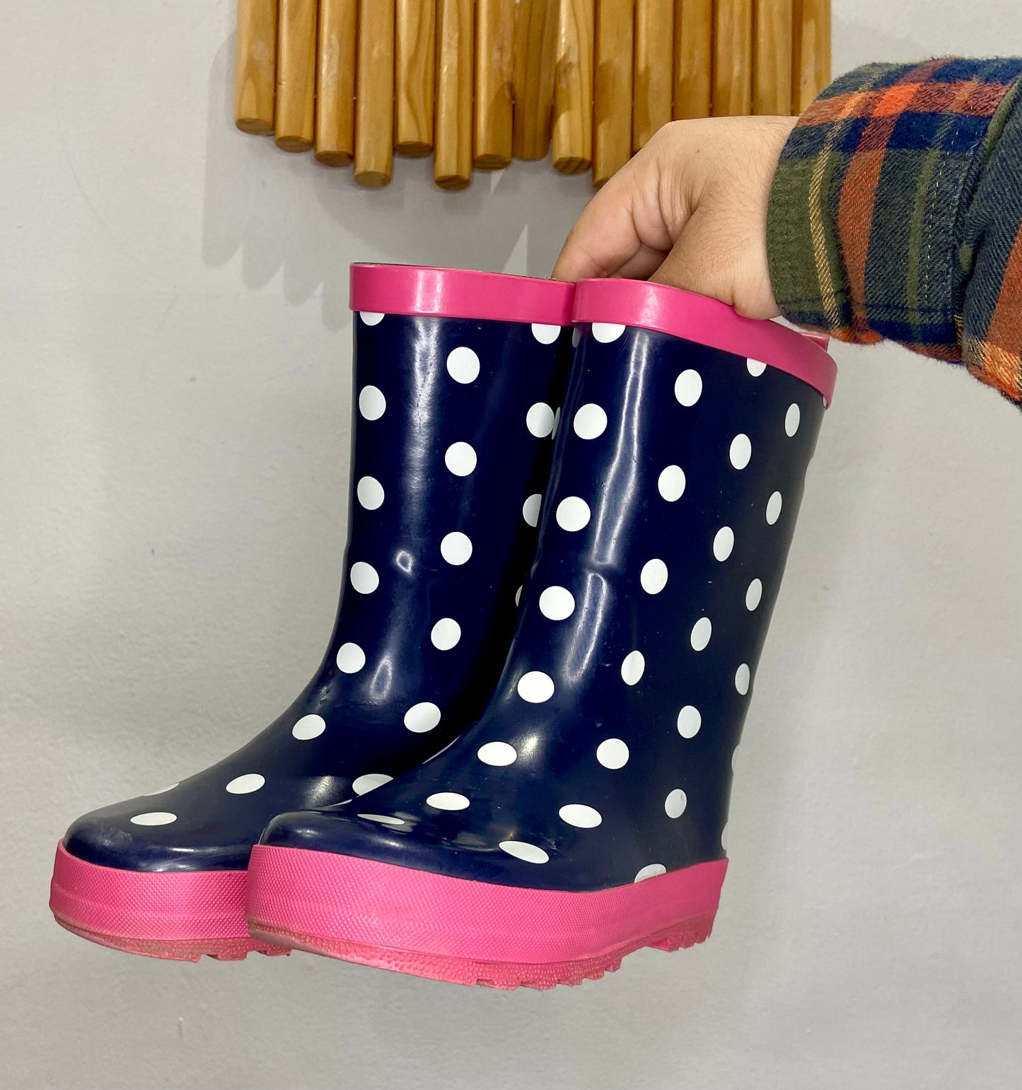 Y1 dots rain boots