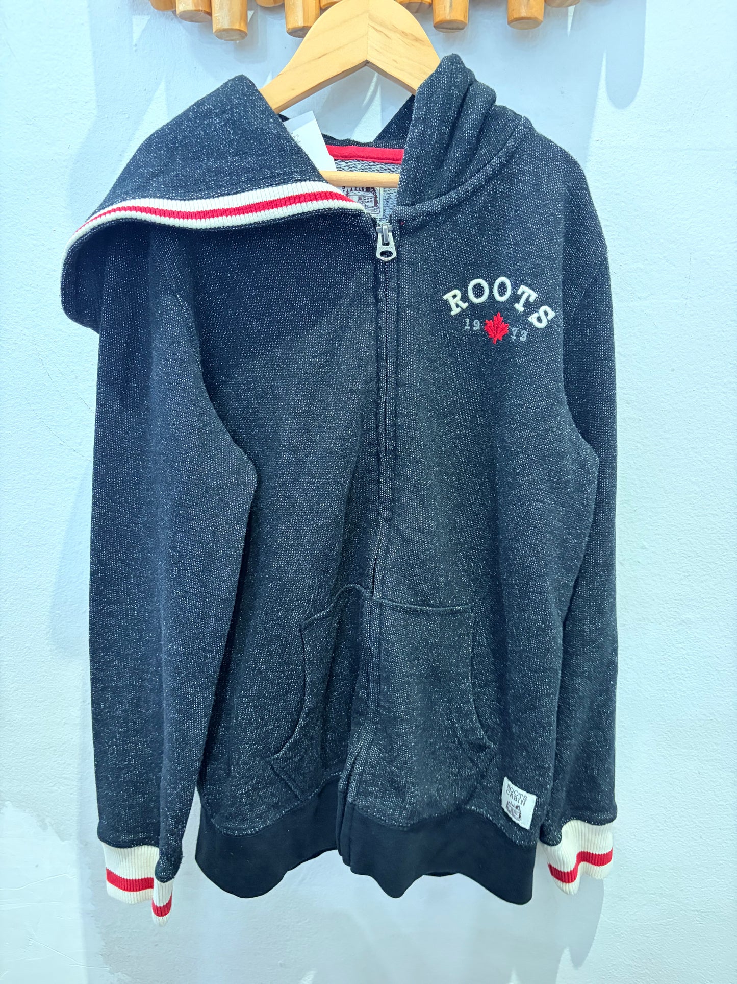 Roots cabin sweatshirt 9-10y